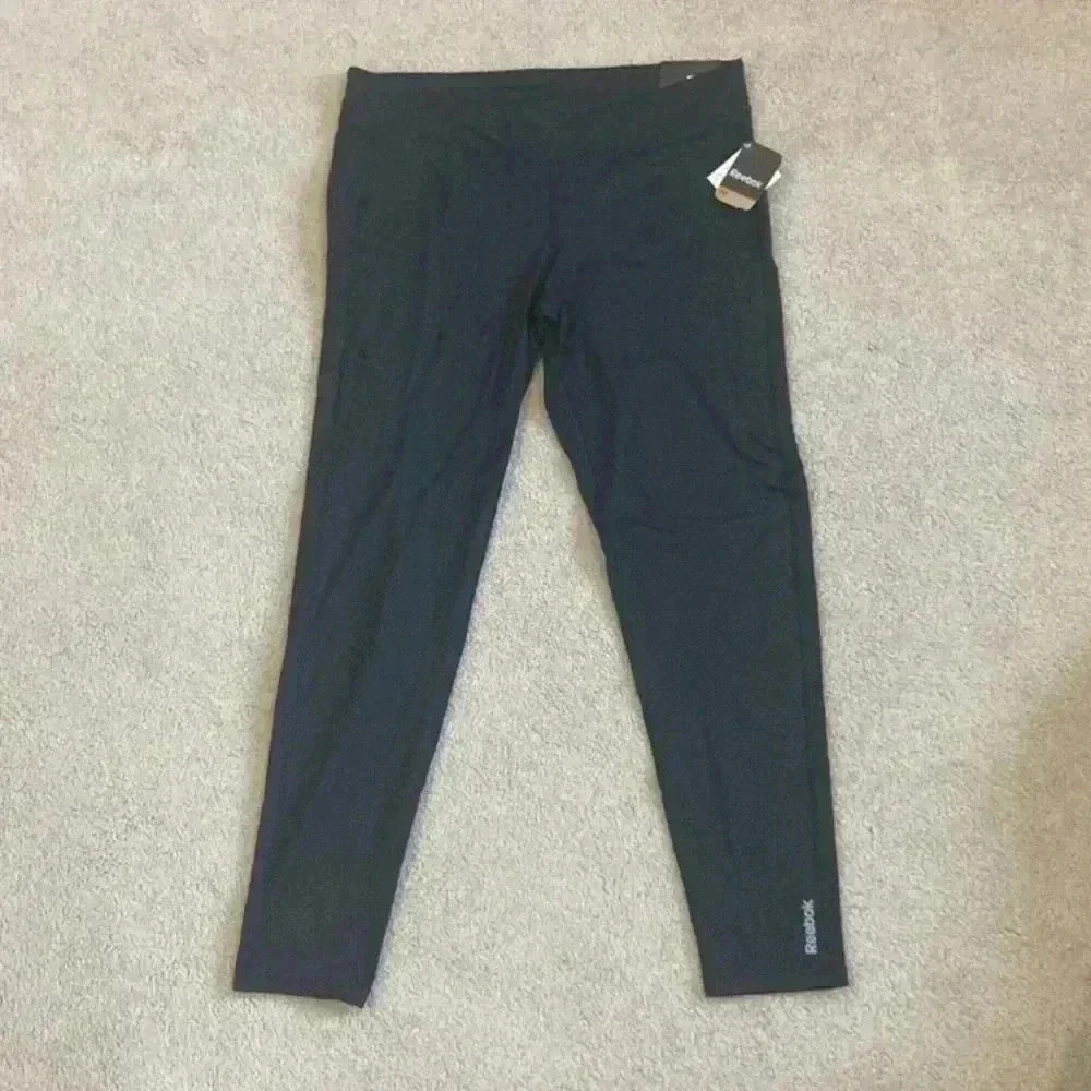 ⭐️ New with tags Reebok tight fit cold weather compression leggings in size xl